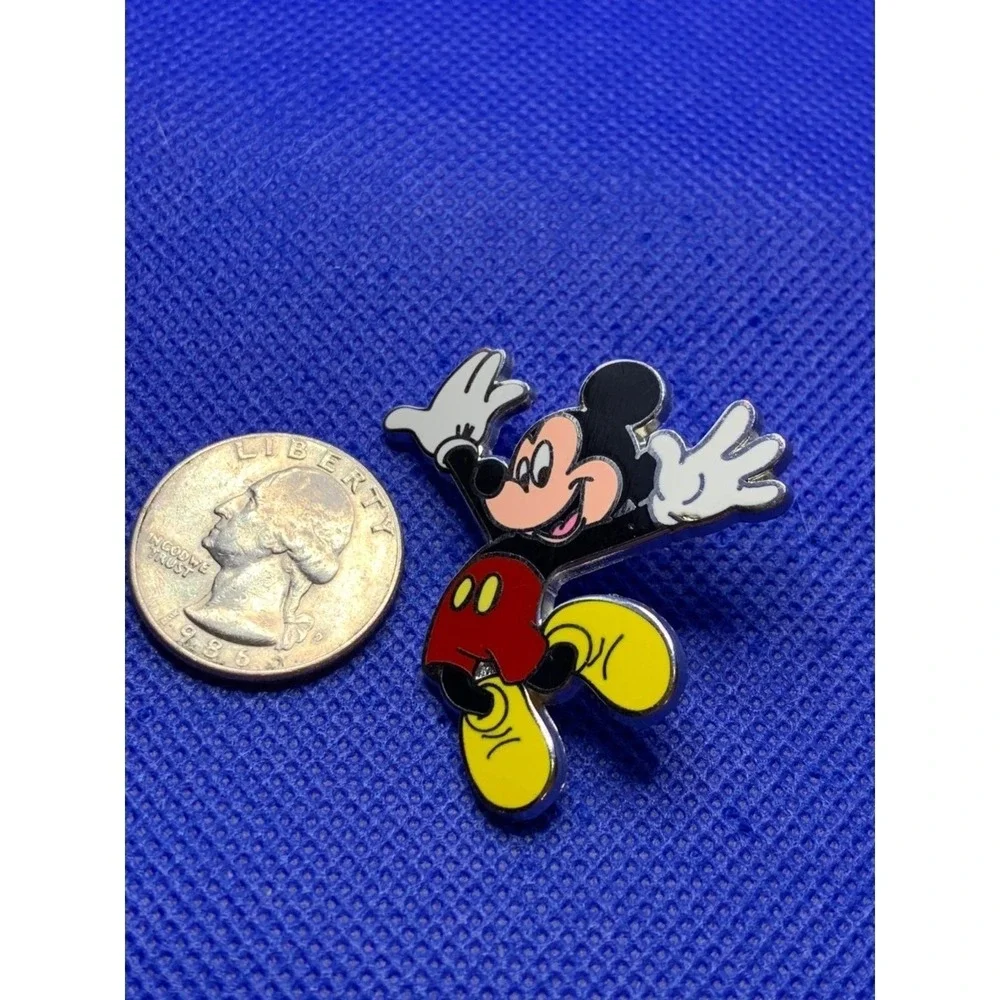 2012 Mickey Mouse Disney pin